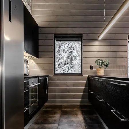 Huvilat Rukan Ailo - Modern With Sauna, Jacuzzi & Scenic Views *